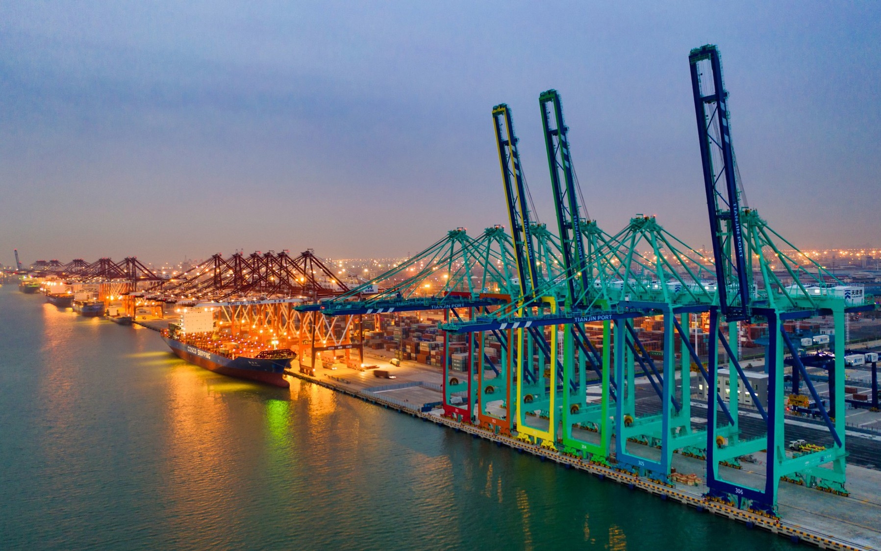 Cảng Thiên Tân: Mô hình bến cảng xanh thông minh vận hành tự động