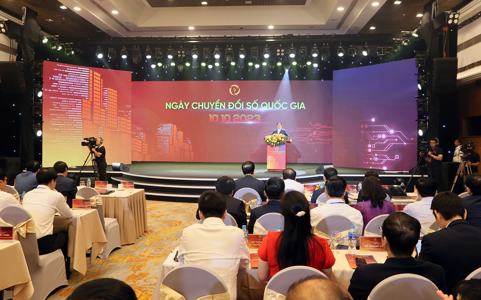 Thủ tướng Phạm Minh Chính: Chuyển đổi số phải được thực hiện một cách tổng thể, xuyên suốt, toàn diện, bao trùm, liên thông nhưng có trọng tâm trọng điểmMới