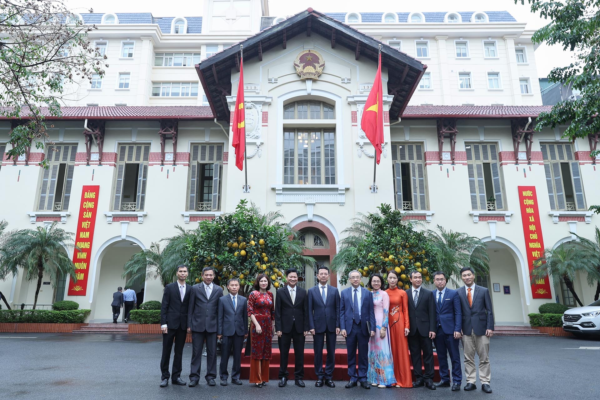 Vụ Khoa học và Công nghệ đóng vai trò dẫn dắt công tác nghiên cứu khoa học, ứng dụng và phát triển công nghệ của Bộ, của ngành TT&TTMới