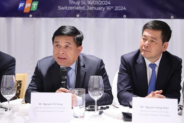 Thủ tướng chia sẻ bí quyết thành công của Việt Nam, thúc đẩy đầu tư về AI, công nghệ ô tô và bán dẫn- Ảnh 4.