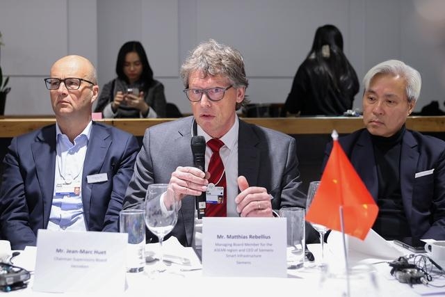 Thủ tướng chia sẻ bí quyết thành công của Việt Nam, thúc đẩy đầu tư về AI, công nghệ ô tô và bán dẫn- Ảnh 2.