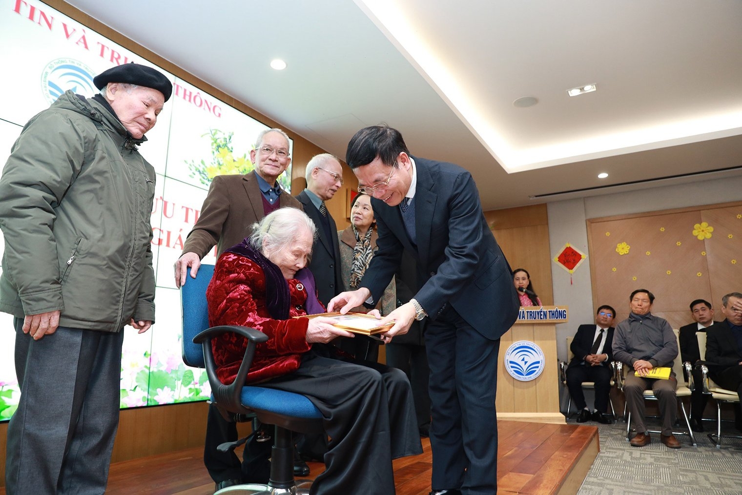 Lời cảm ơn tốt nhất, ý nghĩa nhất đối với các thế hệ đi trước chính là cùng nỗ lực để Bộ, ngành TT&TT ngày càng phát triểnMới