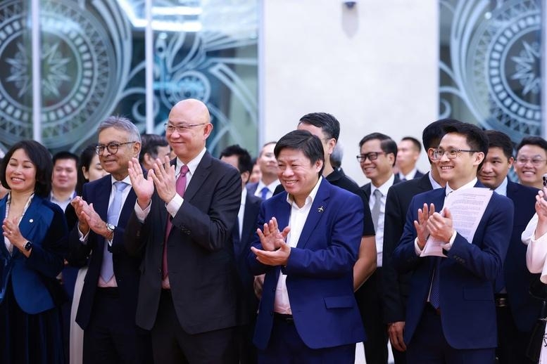 Chính phủ Việt Nam và NVIDIA hợp tác thành lập Trung tâm Nghiên cứu và Phát triển, Trung tâm Dữ liệu AI- Ảnh 10. Chính phủ Việt Nam và NVIDIA hợp tác thành lập Trung tâm Nghiên cứu và Phát triển, Trung tâm Dữ liệu AI- Ảnh 10.