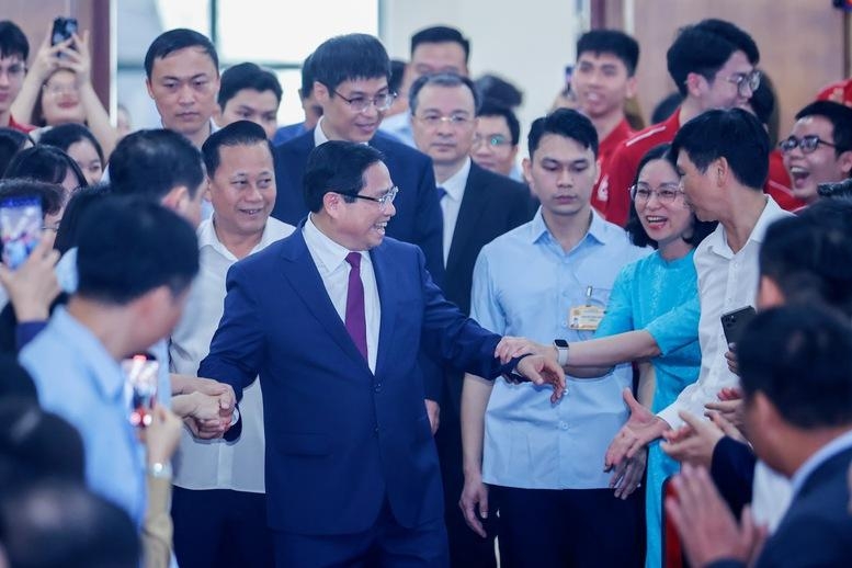 Thủ tướng: Khoa học công nghệ, đổi mới sáng tạo, chuyển đổi số không có giới hạn, biên giới, không phân biệt tuổi tác, giới tính, tôn giáo- Ảnh 2.