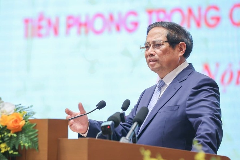 Thủ tướng: Doanh nghiệp nhà nước phải xông pha hơn nữa, tiên phong chuyển đổi số và thúc đẩy tăng trưởng