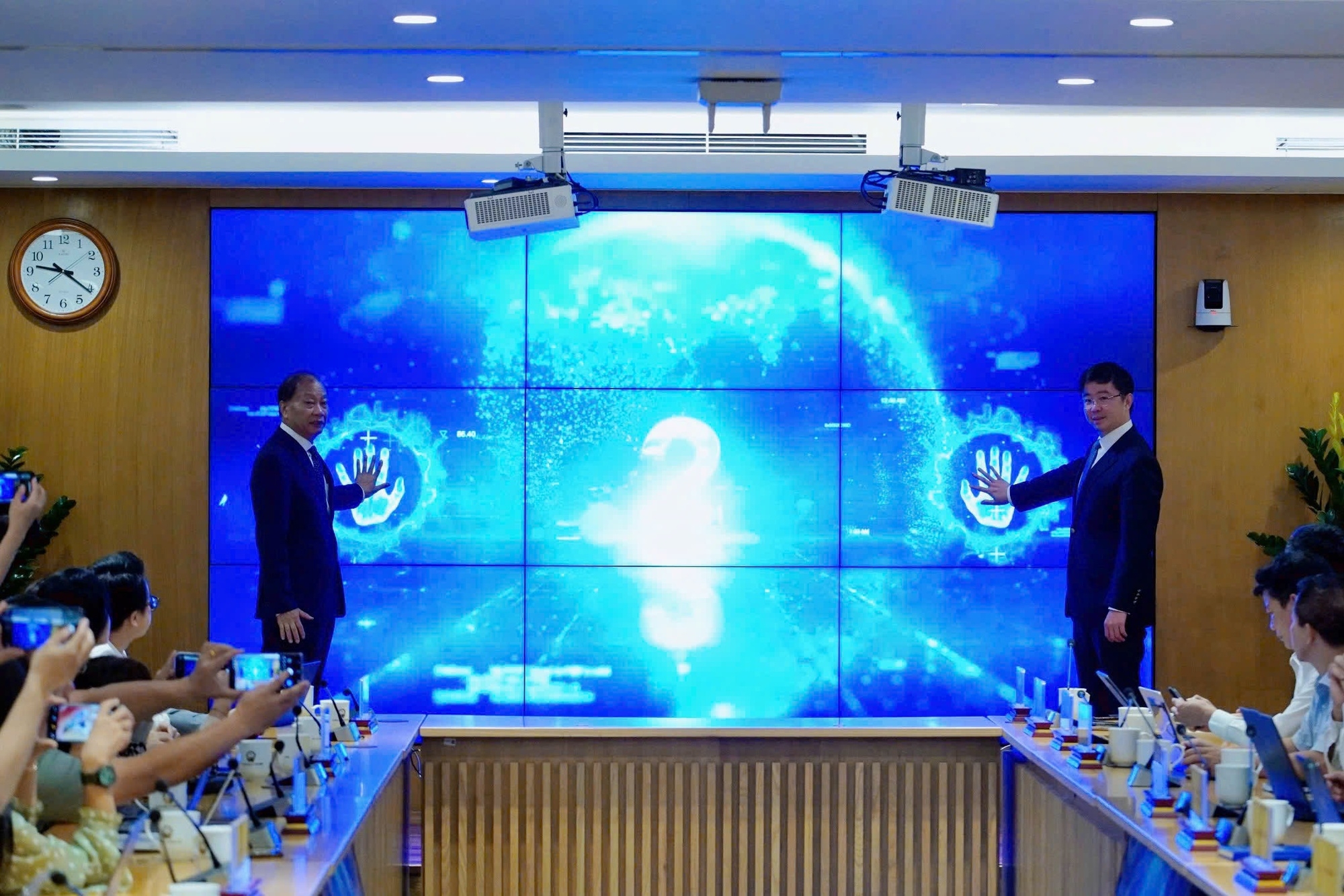 Phát động Giải thưởng “Sản phẩm công nghệ số Make in Viet Nam” 2025: Thúc đẩy làm chủ...