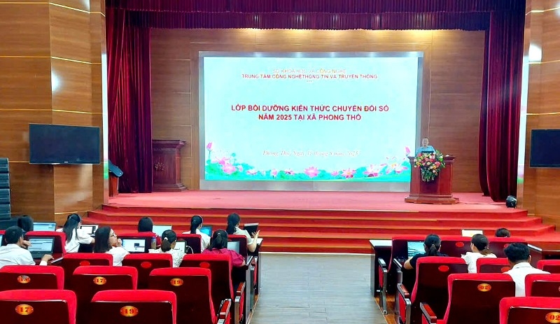 Khai mạc lớp Bồi dưỡng kiến thức chuyển đổi số năm 2025